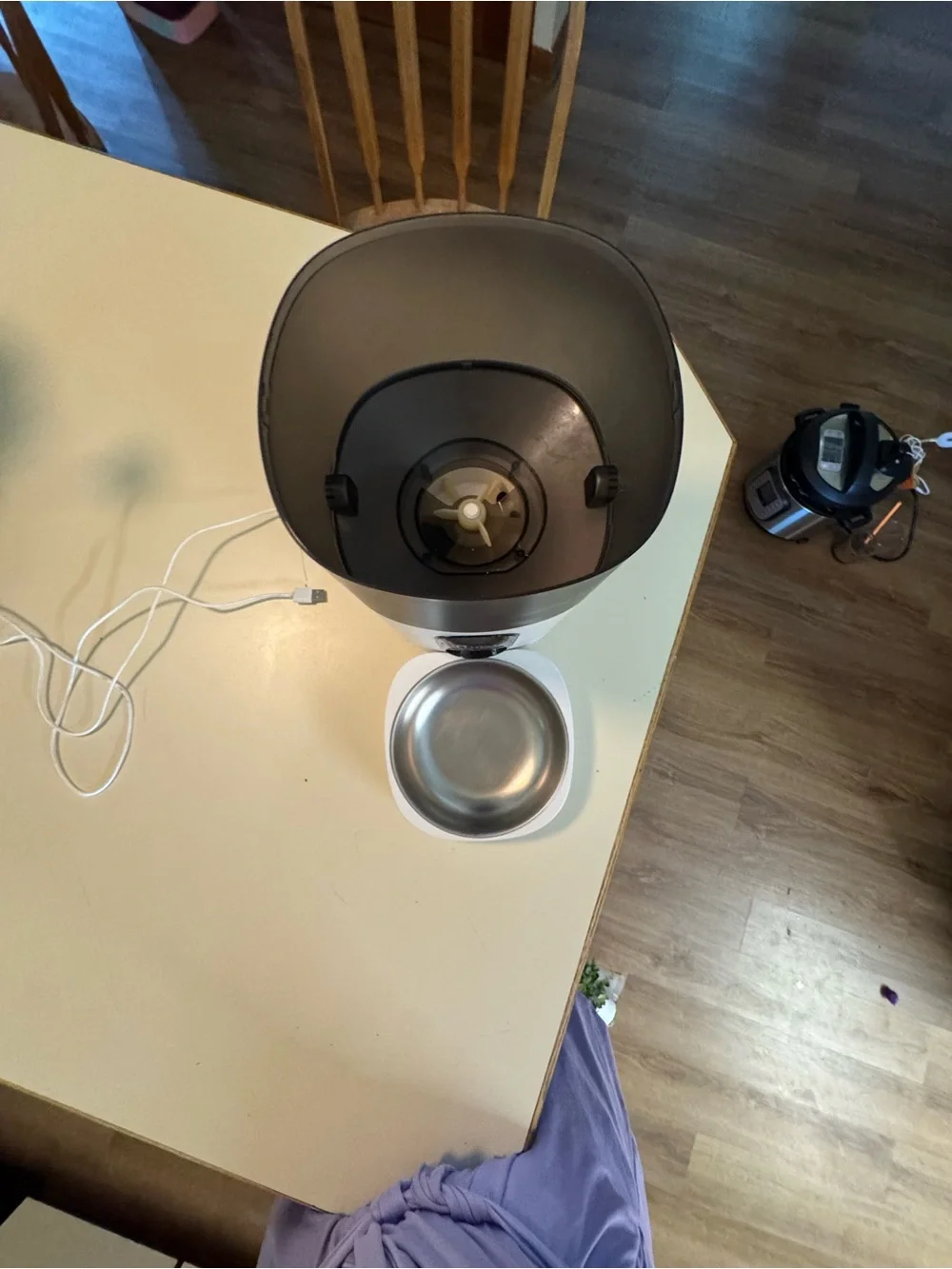 Automatic Cat Feeder with White and Dark Gray Bowl